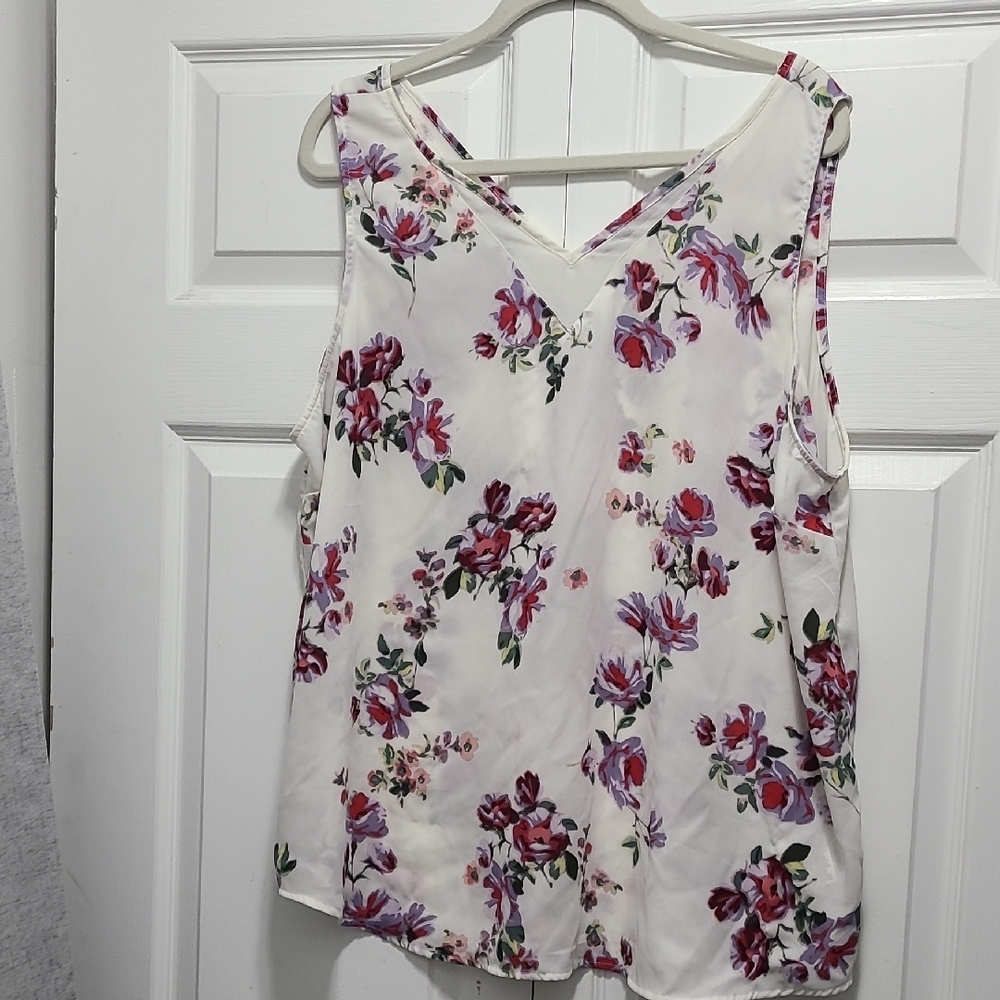 Maurices White Cream‎ Sleeveless Blouse